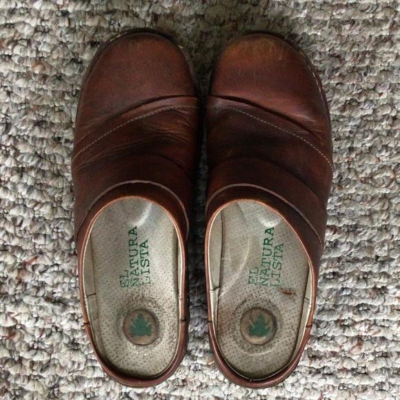 El Naturalista Leather Clogs - Picture 7 of 7